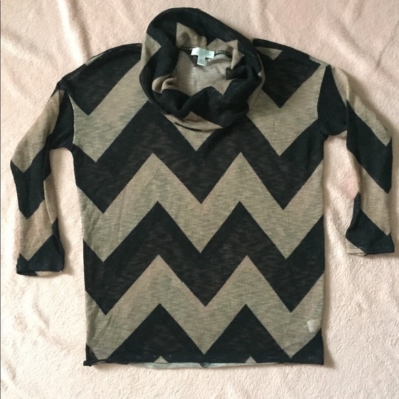 Charming Charlie Sweaters - Charming Charlie Black and Tan Chevron Sweater
